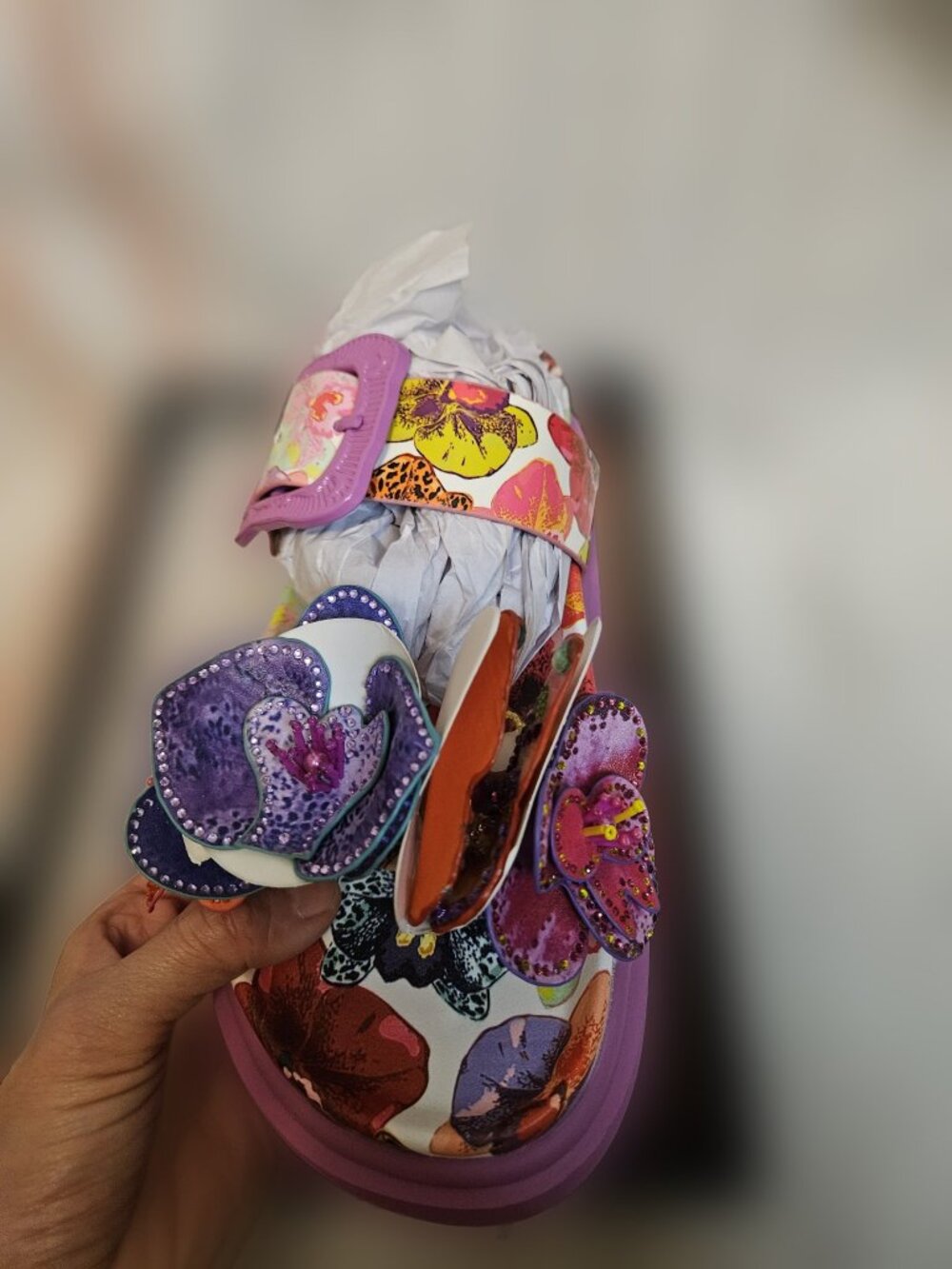 Betsey Johnson Lorayne White Multi Floral Platform Sandals Size 9.5 NIB
